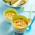 Scharfe Linsen-Ananas-Suppe