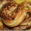 Weihnachtliche Cronut aus dem Backofen
