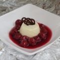 Panna Cotta mit marinierten Kirschen