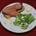 Roastbeef auf italienischem Landbrot an Salat[...]