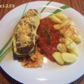 Gefüllte Zucchini mit Tomatensoße