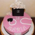 Chanel Torte mit Mandelboden und Vanillecreme