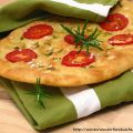 Selbst gebackenes Focaccia (Tomate-Rosmarin)