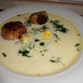 Suppe: Kräuter-Rahmsuppe mit Ei und Hackbällchen