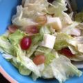Eissalat mit Trauben und Käse