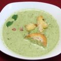 Brennesselsuppe mit Sahne, Brot und[...]