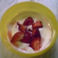 Sahne-Quark mit Erdbeeren