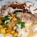 Ganzer Steinbutt an Gnocchi und rohen[...]