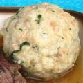 Beilage: Kräuter-Semmelknödel