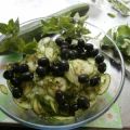 Gurkensalat mit Minze und Zitronenmelisse
