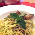 Spaghetti mit Zucchini-Pesto