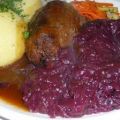 Roulade mit Klösse und Rotkraut