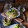 Spaghetti mit grünem Paprika-Sonnenblumen-Pesto