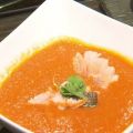 Rote Linsensuppe mit Lachseinlage an[...]