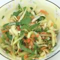 Salat aus Pak choi und Möhren mit[...]