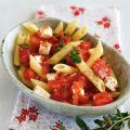 Pennette mit geschmolzenen Tomaten