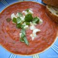 Tomatensüppchen mit Mozzarella