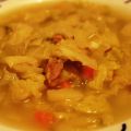 Wirsingsuppe mit Speck
