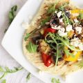Gegrillte Pizza mit Fetakäse & Grillgemüse +[...]