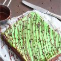 Mint-Cheesecake Brownies mit Kakao Nibs