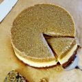 Tahini Cheesecake mit Sesam-Karamell -Topping