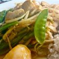 Gelbes Thai Curry mit Hühnerfleisch, Gemüse und[...]