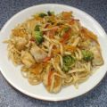 Chinesische Nudeln mit Hähnchen + Gemüse
