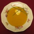 Möhrensuppe mit frischem Orangensaft, Schmand[...]