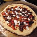 Pizza mit Feigen, karamellisierten Zwiebeln und[...]