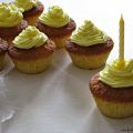 Cupcakes mit Zitronen-Buttercremetopping