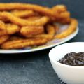Churros mit Schokoladensauce