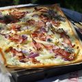 Flammekueche: Tarte Flambée with White[...]