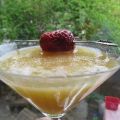 Rumcocktail mit Kokosmilch und Mango