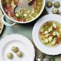 Gemüsesuppe mit Eierstich und Markklößchen
