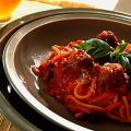 Spaghetti in Tomatensauce mit Fleischbällchen