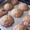 Bananen-Cookies mit Rosinen und Mandeln