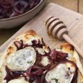 Ziegenkäse Flammkuchen mit karamellisierten[...]