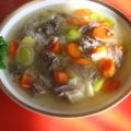 Rindfleischsuppe mit Gemüse und Reis