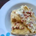 Selbstgemachte Maultaschen mit Specksahnesauce