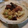 Rehschulter auf Rosenkohl-Schwarzwurzel Beilage