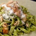 Stremellachs mit Pasta und Bärlauchpesto an[...]